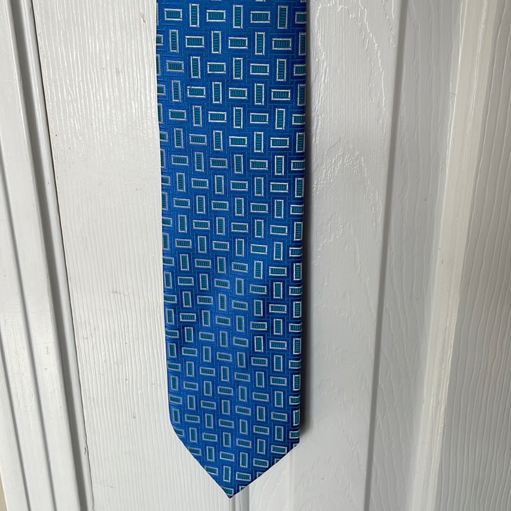 Cigno Peck tie, 100% silk, made in Italy, perfect condition. Blue/teal/silver